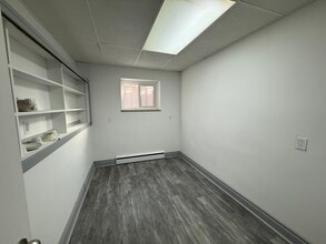 Building Photo - 1088 Fennell Ave E