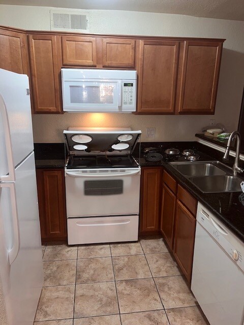 Building Photo - 9325 W Desert Inn Rd