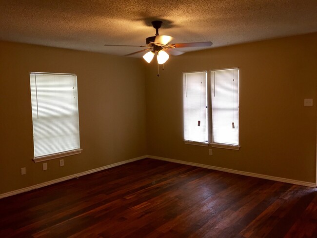 Building Photo - 7717 Corina Dr