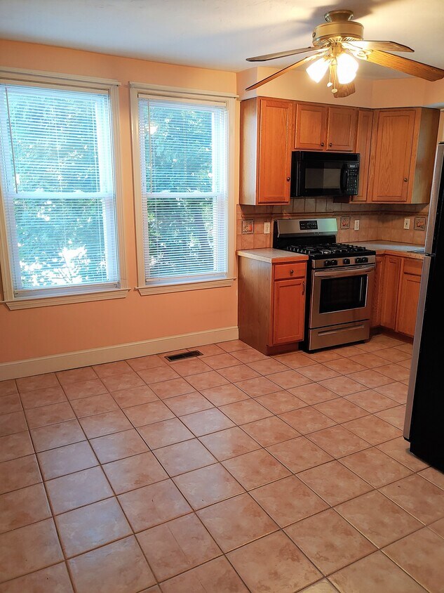 Foto principal - 144 Weston St