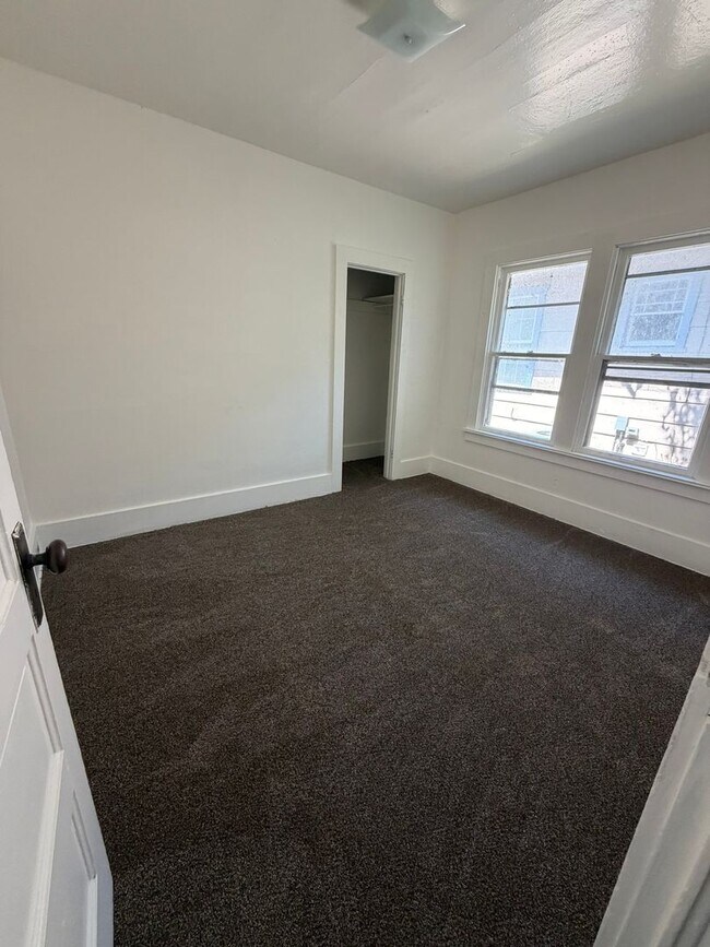 Foto del edificio - Newly Renovated 2 Bedroom, 1 Bathroom Home