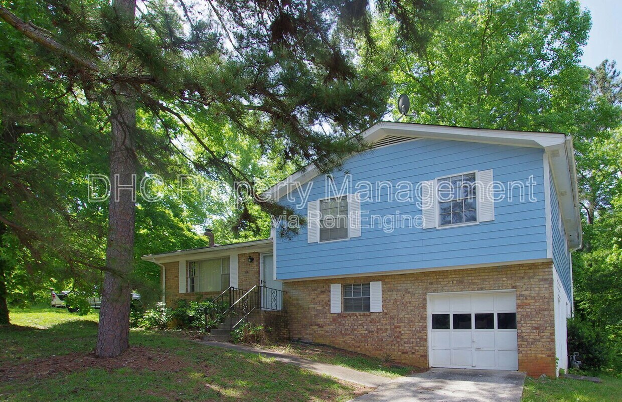 Foto principal - 210 Creekwood Ln