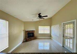 Foto del edificio - 12230 Holly Jane Ct