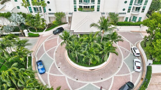Foto del edificio - 16047 Collins Ave