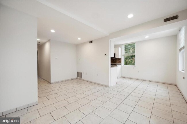 Building Photo - 1183 S 13th St