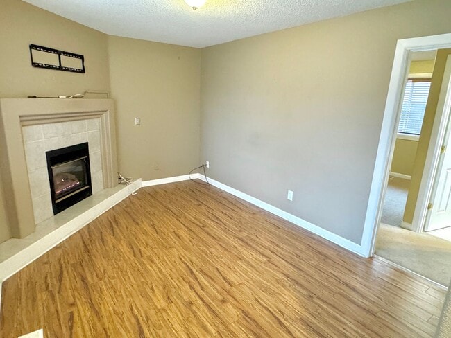 Building Photo - Boise Neighborhood 2-Story with A/C, Attached Garage, Fenced Backyard