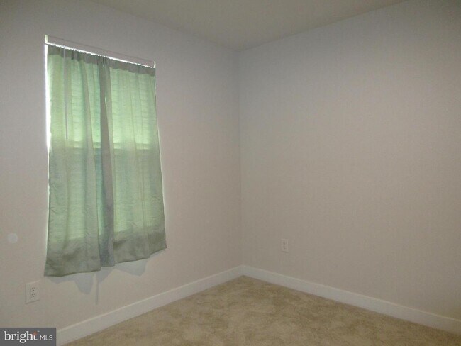 Building Photo - 383 Windflower Dr