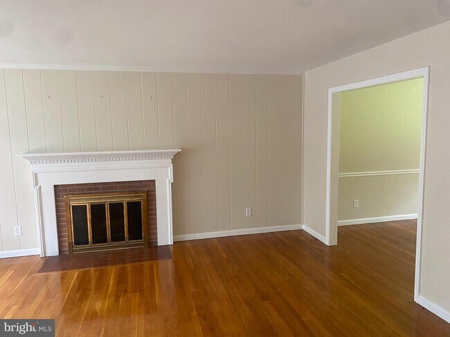 Foto del edificio - 7049 Wolftree Ln