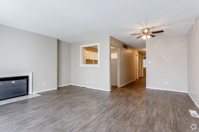 3BR, 2BA Townhouse - 2245 SF - Windchase Flats &amp; Townhomes