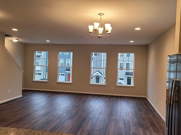 Building Photo - 1011 Larabee Ln