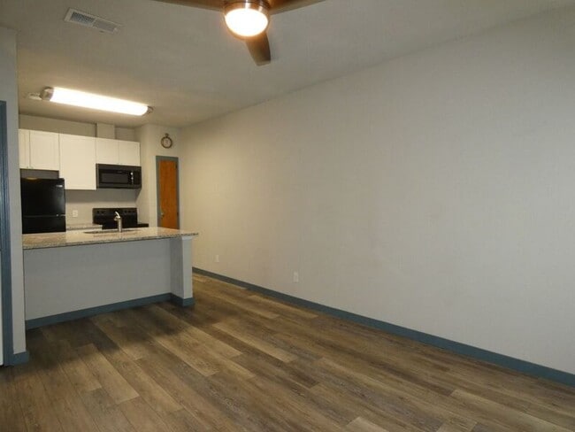 Foto del edificio - 501 E Burgess Rd