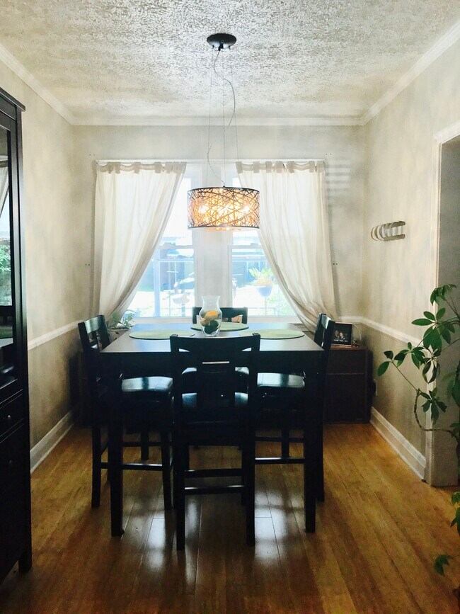 Foto del edificio - 4342 Newport Ave