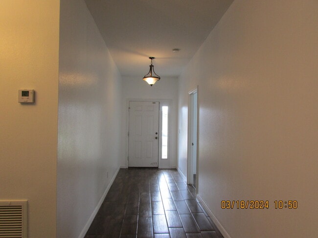 Building Photo - 2089 Maeve Cir