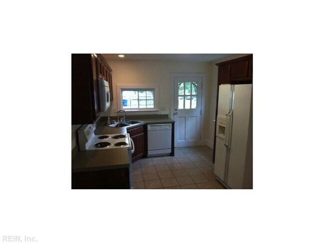 Building Photo - GREAT HOME IN NORFOLK!