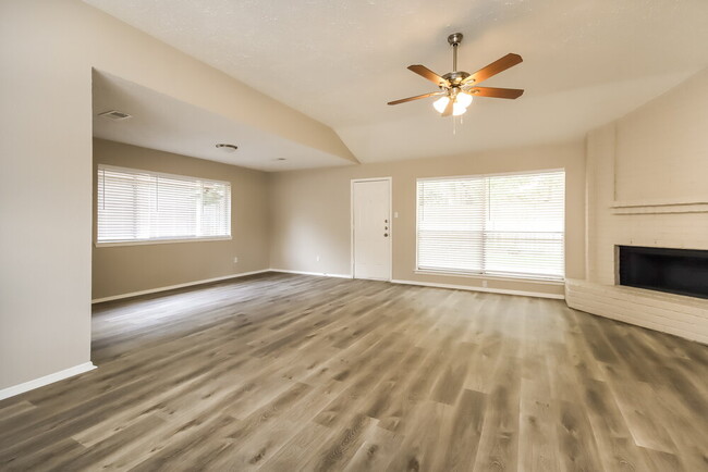 Foto del edificio - 21206 Waymare Ln