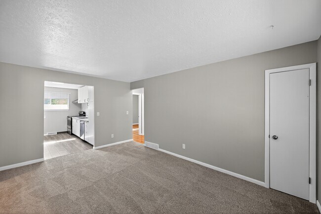 Building Photo - 26 Newland Ct