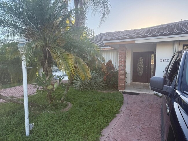 Building Photo - 9872 SW 145th Pl