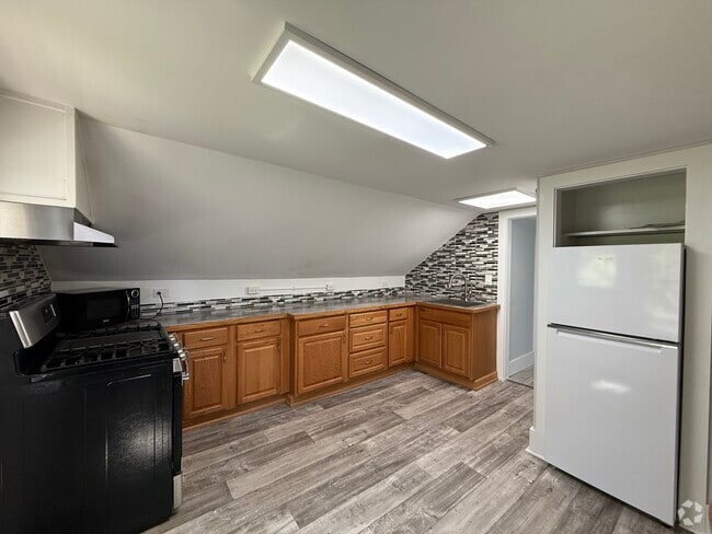 Building Photo - 1686 Slaterville Rd