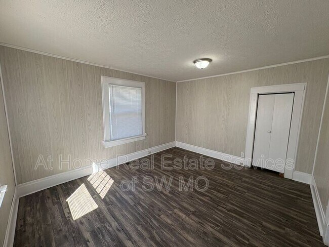 Foto del edificio - 1414 S Campbell Ave