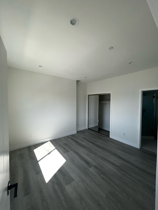 Building Photo - 4713 Lomita St