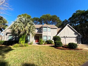 Building Photo - 998 Fay Dr