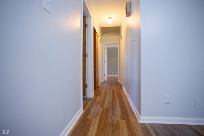 Foto del edificio - 150 E Beechwood Ln