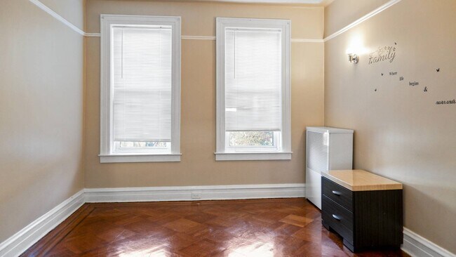 Foto del edificio - 64 Norwood Ave