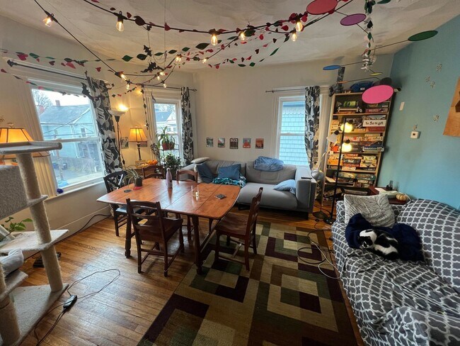 Foto del edificio - Somerville 4 bed Available 9/1