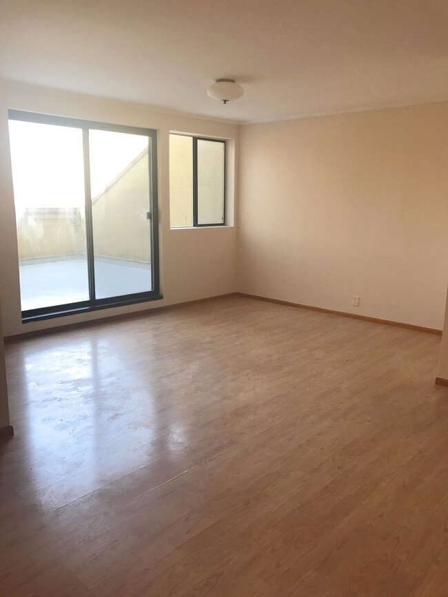 Building Photo - 1 Appian Way