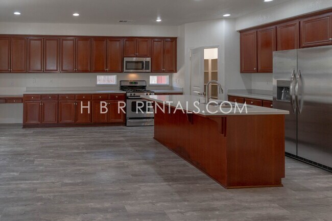 Building Photo - 4-Bedroom, 3-Bath Home in Desirable Manteca – Spacious Living