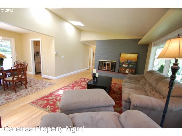 Building Photo - 5440 SW Dover Loop