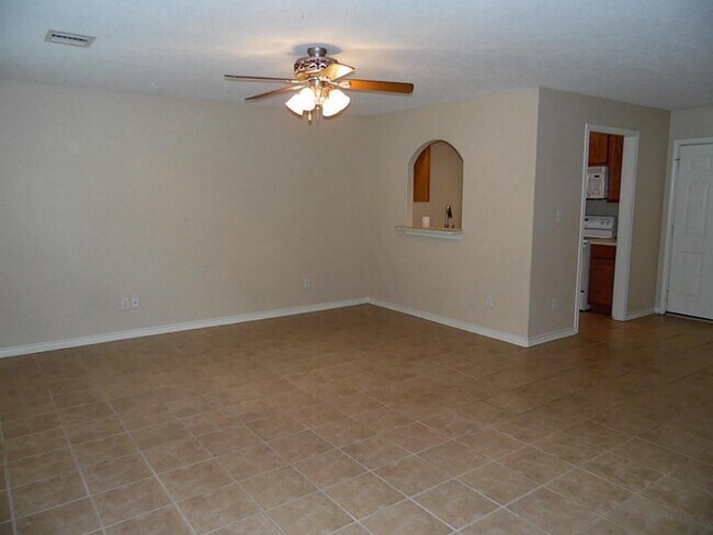 Foto del edificio - 200 W Worsham St