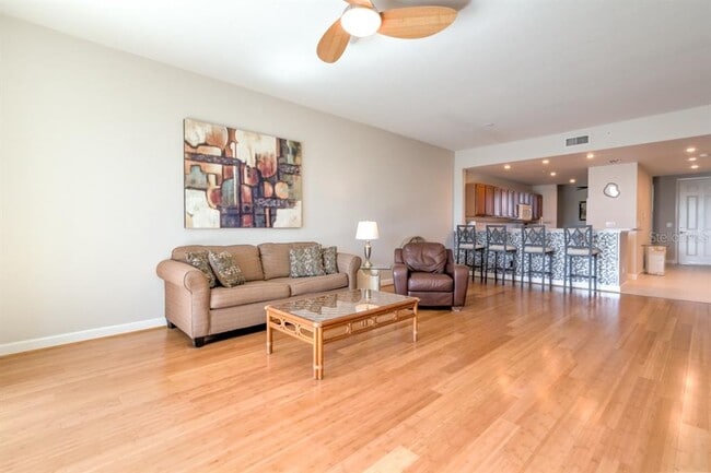 Building Photo - 10055 Links Ln