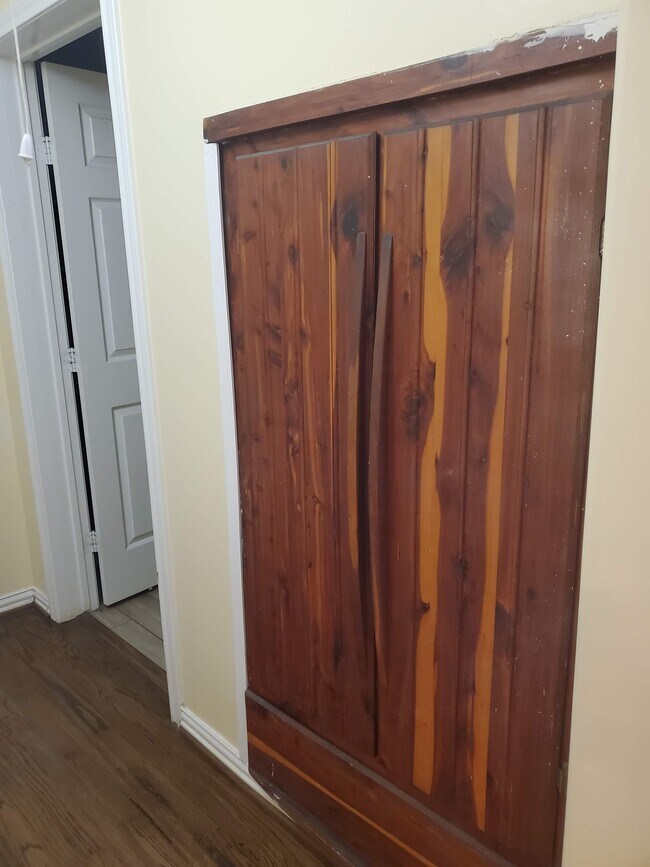 pasillo - 2515 Gentry St