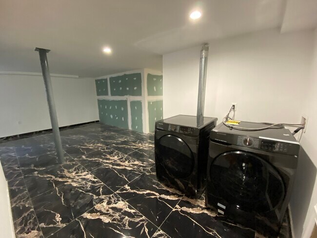 Foto del edificio - 3274 Giegerich Pl