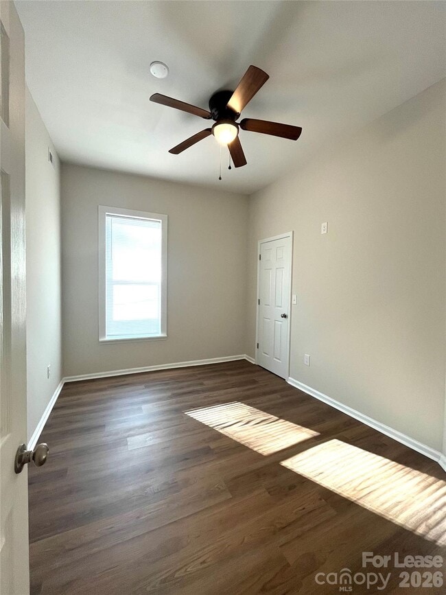 Foto del edificio - 711 S Jackson St