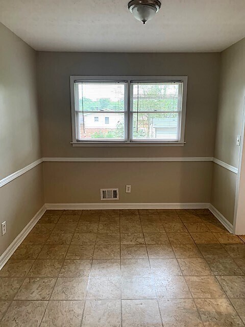 Building Photo - 1912 Snapfinger Rd