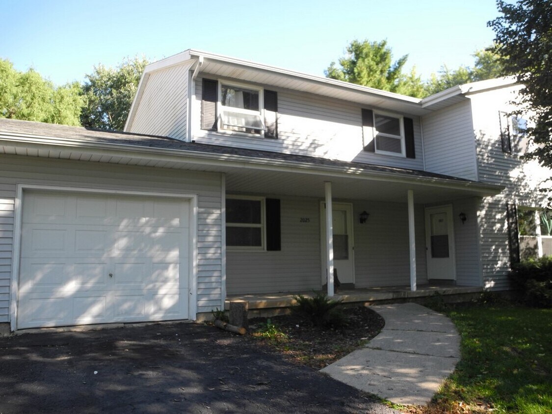 2025 Adderbury Ln, Madison, WI 53711 Townhome Rentals in Madison WI