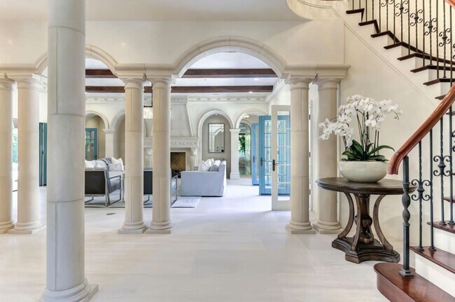 Building Photo - Luxurious Bellagio-Inspired Sacramento Man...