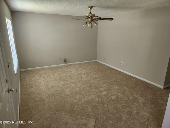 Building Photo - 10978 Witchaven St