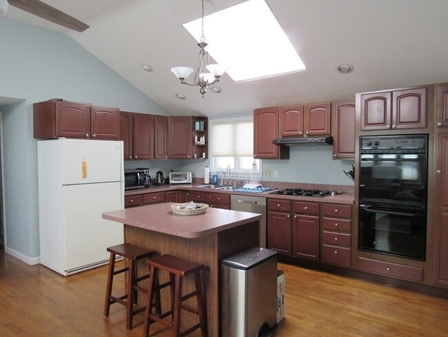 Building Photo - 9 Saltworks Ln