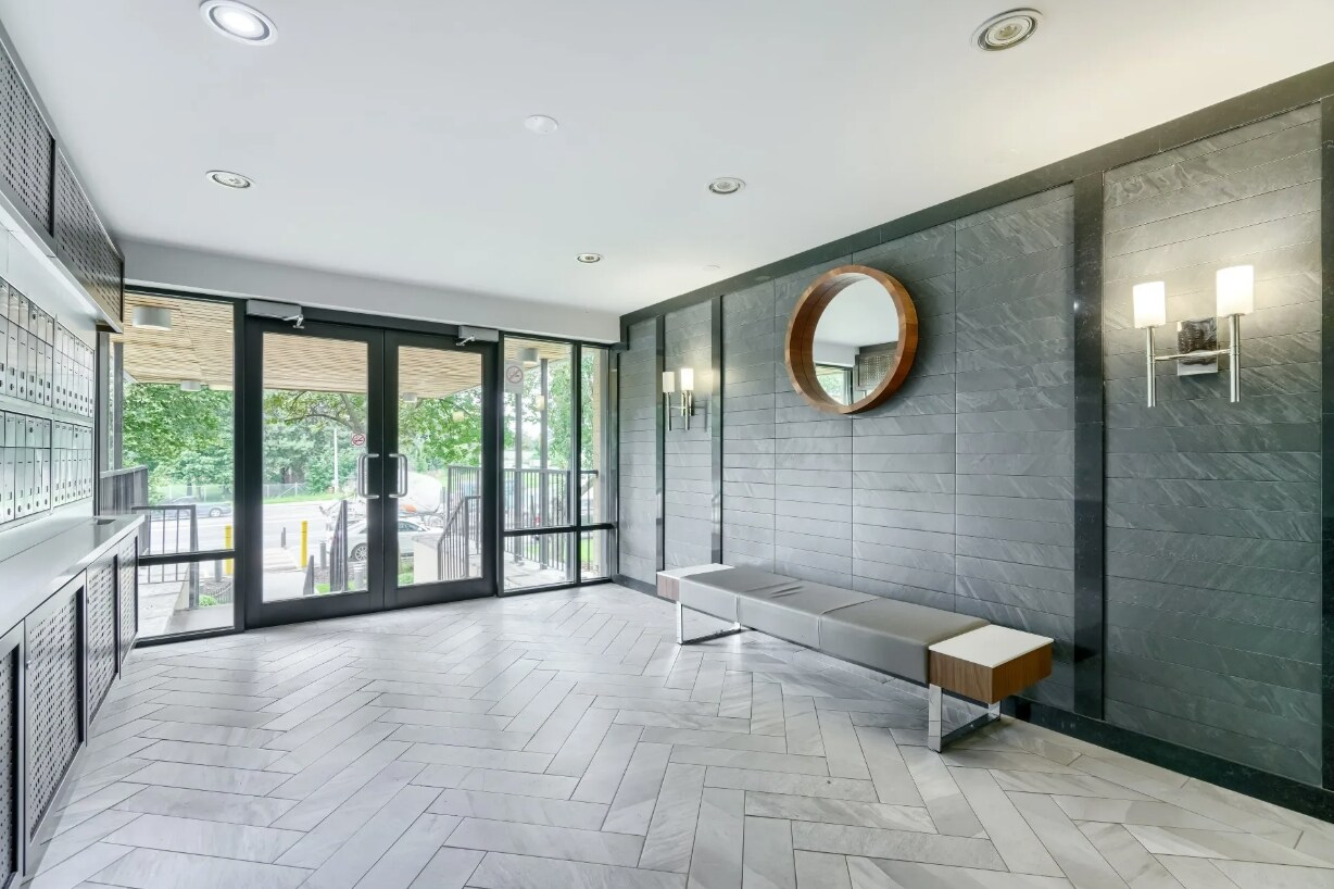 Photo principale - 2177 Avenue Road