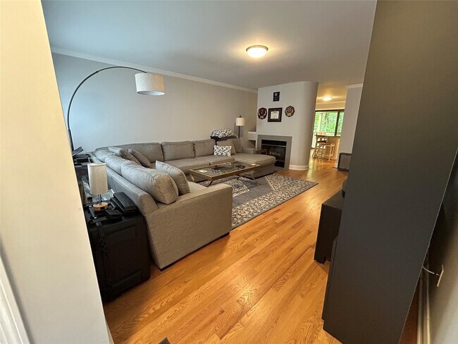 Foto del edificio - 277 Maplewood Dr