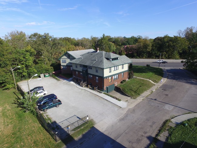 Building Photo - Monon Crossing Apartments