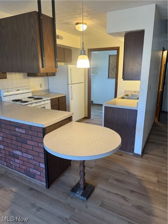 4316 S Main St, New Franklin, OH 44319 Room for Rent in New Franklin