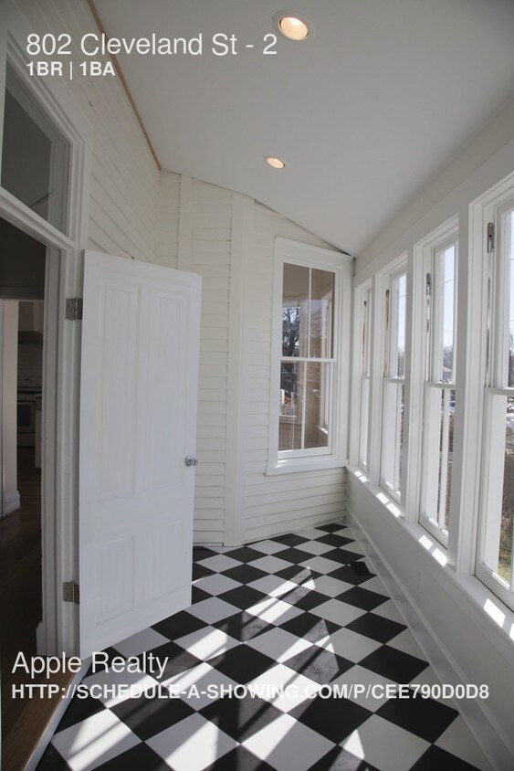 Foto principal - 802-2 Cleveland St