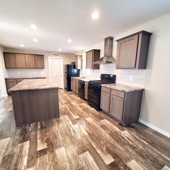 Building Photo - 8027 Harbour Dr