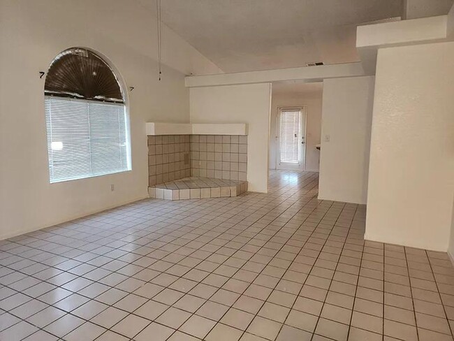 Building Photo - California City Family Home