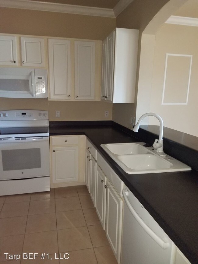 Building Photo - 20000 Heatherstone Way