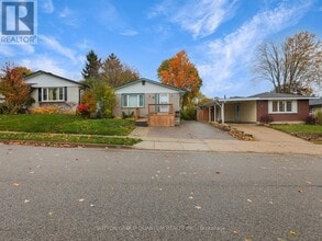 Building Photo - 55 Silver Aspen Crescent